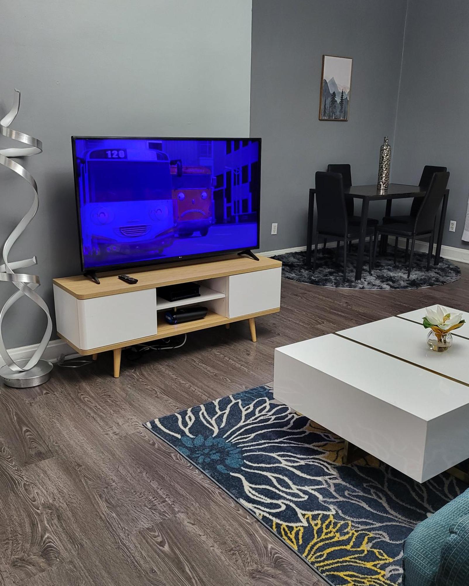 1 Bedroom In Columbus Osu District, Free Parking, Kitchen, Washer And Dryer, Central Location, Downtown, Hospital, Expocenter, Osu Stadium Εξωτερικό φωτογραφία